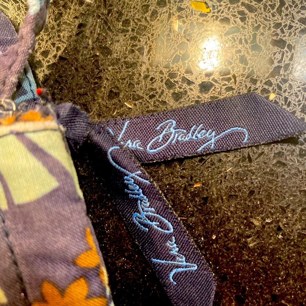 Vera Bradley card holder - Picture 5 of 10